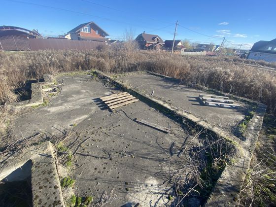 Объект незавершенного строительства и земельный участок  1500 кв.м, расположенные по адресу: Российская Федерация, Орловская область, р-н Орловский, с/п Большекуликовское, д. Малая Куликовка, ул. Майская, д. 21
