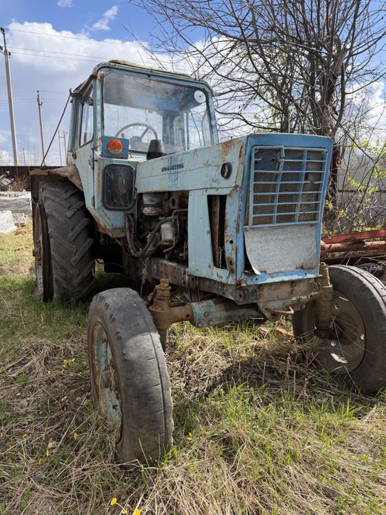 Трактор МТЗ-80, гос. номер 16 ТК 97-97, цвет синий,  1983 года выпуска