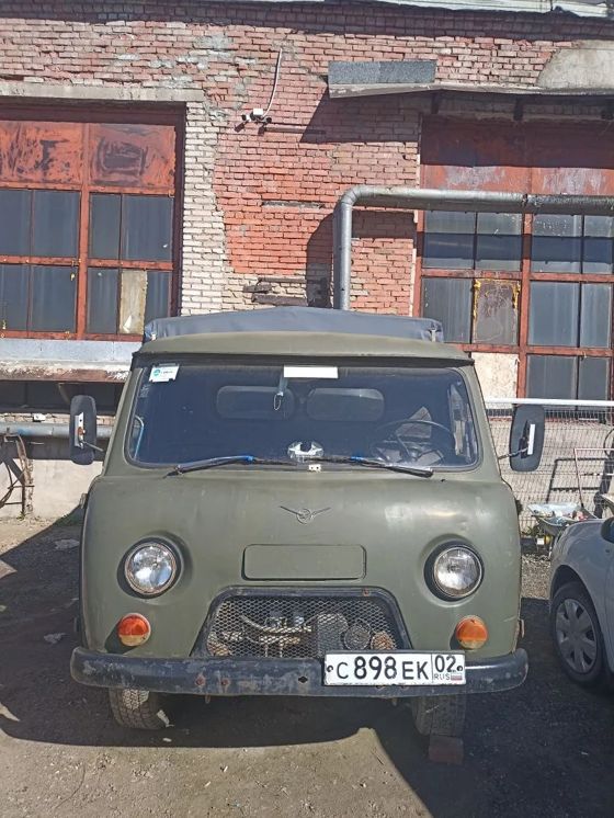 Автомобиль УАЗ 3303018