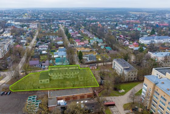 Продажа находящегося в федеральной собственности объекта недвижимого имущества площадью 1 014,3 кв. метра (кадастровый номер 50:18:0010702:546, адрес: Российская Федерация, Московская область, м.о. Можайский, г. Можайск, ул. Амбулаторная, д. 3 стр. 2), одновременно с находящимся в федеральной собственности земельным участком площадью 2 540 кв. метров (кадастровый номер 50:18:0010702:2818), на котором расположен такой объект недвижимого имущества.