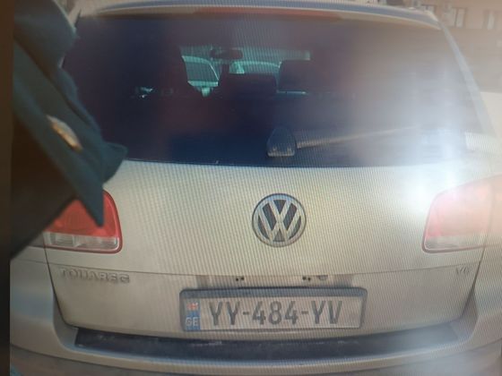 Автомобиль VOLKSWAGEN TOUAREG, 2003 года выпуска, г/н в Грузии YY484YV, VIN: WVGBC67L34D007716.