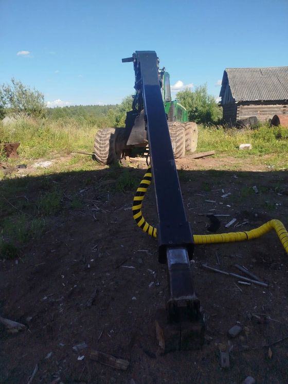 Харвестер John Deere 1270 E c заводским номером машины WJ1270E001625, 2009 г.в., г.р.з. 29АВ1890, г.р.з. на харвестере отсутствует, корпус зелёного цвета, 1 шт.