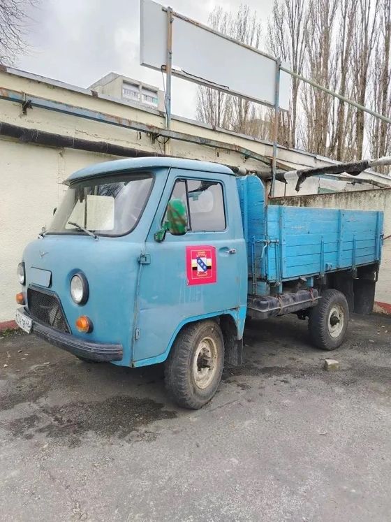 Автомобиль УАЗ 3303