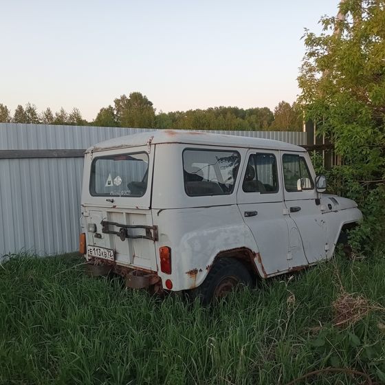 Автомобиль легковой УАЗ 315192, 2001 года выпуска,  идентификационный номер ХТТ31519210032294,  двигатель ЗМЗ-410400 № 10099391, шасси № 10034036, кузов № 10032294, цвет – белая ночь .