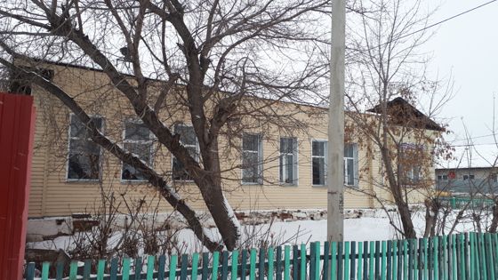 Здание, назначение: нежилое, площадь 255,8 кв.м., кадастровый номер 45:08:040226:80, в комплексе   с земельным участком, площадь 1180 кв.м., кадастровый номер 45:08:040226:28 по адресу: Курганская область, Кетовский район, с. Кетово, ул. Ленина, 121