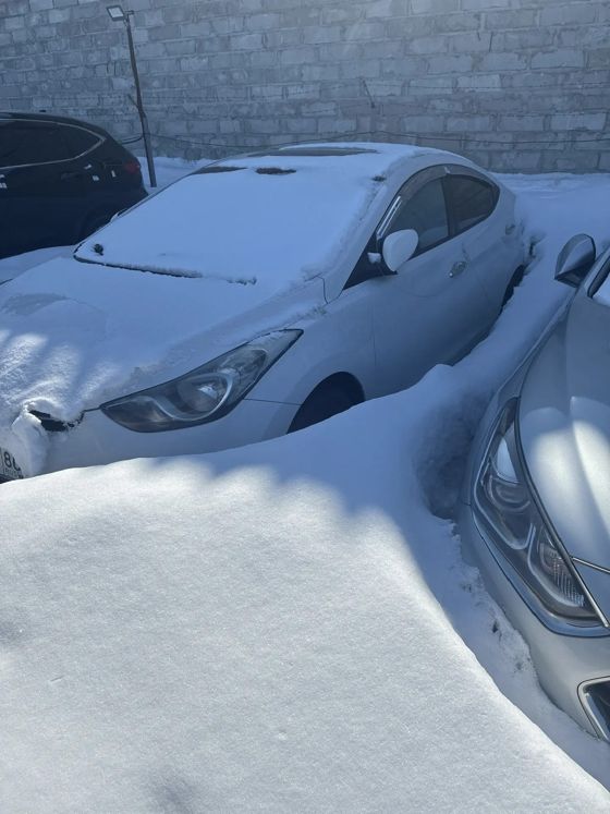 HYUNDAI AVANTE, 2012 Г.В., Г/Н Т871ХУ86,  цвет белый, VIN- KMHDH41DBCU390071 ТС обременено ЗАЛОГОМ, который остается на имуществе, согласно ГК РФ (покупатель оплачивает залог самостоятельно). Ограничения ФССП на регистрационные действия. (ключи и документы отсутствуют, техническое состояние не проверялось, пробег не известен). Имущество продается в том виде, в каком оно есть, в случае продажи возврату/обмену не подлежит. За скрытые дефекты имущества Продавец ответственности не несет.
