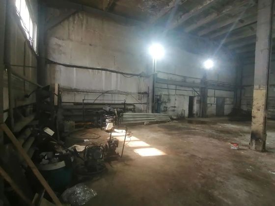 Нежилое здание, расположенное по адресу:Красноярский край, Большеулуйский район, промышленная зона НПЗ, общей площадью 395,67 кв. м