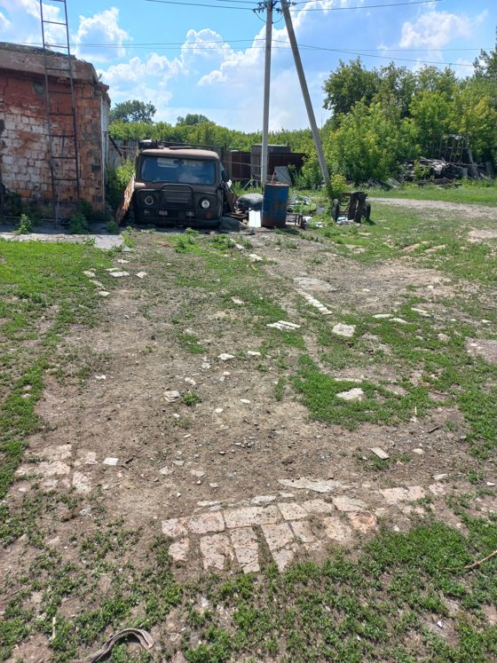 Нежилое здание с земельным участком г. Ачинск, ул. Пузановой, д. 42А