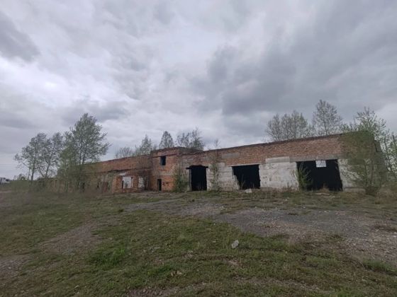 Нежилое здание с земельным участком м.о. Ачинский, с. Белый Яр, ул. Трактовая, стр. 16А
