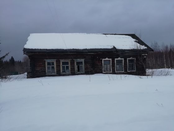 Лот № 2. Здание, назначение: нежилое, общая площадь 62 кв. м, кадастровый номер 59:29:0750001:153 с земельным участком кадастровый номер 59:29:0750001:437, общая площадь 1706 кв. м, адрес объекта: Пермский край, Осинский МО, п. Усть-Паль, ул. Дачная, зд. 50.