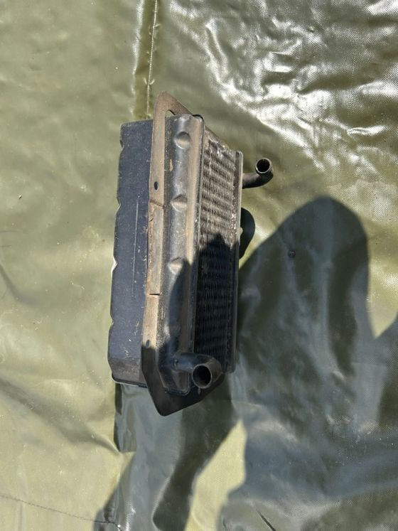 Движимое военное имущество (кроме вооружения и боеприпасов): а) запасные части к автомобильной технике. Перечень имущества, подлежащего реализации указан в Приложении №1.