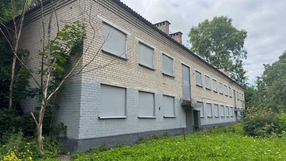 Здание, по адресу: Российская Федерация, Санкт-Петербург, внутригородское муниципальное образование города федерального значения Санкт-Петербурга город Красное Село, территория Хвойный, дом 41, литера А, и земельный участок, по адресу:  Российская Федерация, Санкт-Петербург, город Красное Село, территория Хвойный, участок 41, находящиеся в государственной собственности Санкт-Петербурга
