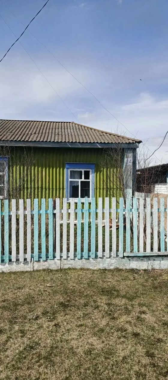 Жилой дом, признанный непригодным для постоянного проживания, расположенный по адресу: Челябинская область, Кунашакский район, с.Новое Курманово ул. Ленина дом 24 си земельный участок под ним