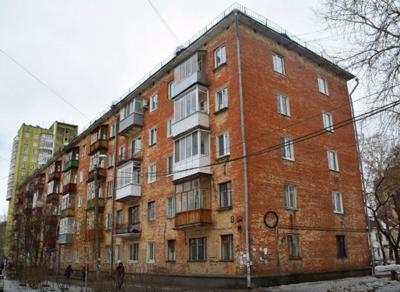 1/2 доли в праве общей долевой собственности на 2-комнатную квартиру, общ.пл.43,4кв.м., кад.№59:01:4410713:190, соб-к: Гультяева К.А., адрес: г. Пермь, ул. Снайперов, 8-26 (Сведения о зарегистрированных лицах и капремонте отсутствуют).