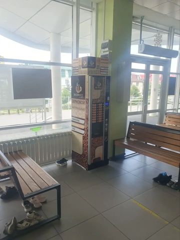 Часть нежилого помещения № 62 площадью 4,0 кв. м., расположенного на 1 этаже здания ФОК «Дельфин» по адресу: Пензенская обл., Пензенский р-н, с. Засечное,                 ул. Радужная, 4, (кадастровый номер: 58:24:0381302:14280). Цель использования: размещение вендингового аппарата (в том числе для приготовления холодных молочных коктейлей, аппарата для приготовления горячих напитков, мини кофейни, кофейни самообслуживания).