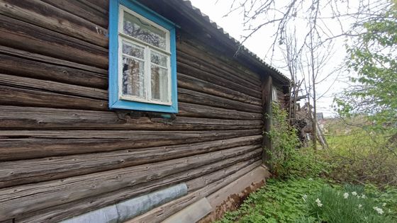 - жилой дом, площадь 37 кв.м., расположен по адресу: РФ, Ленинградская область, Киришский муниципальный район, Пчевжинское сельское поселение, д. Березняк, ул. Ветеранов, д.53, кадастровый номер: 47:27:0000000:13787,   - земельный участок, площадь 819 кв.м., расположен по адресу: РФ, Ленинградская область, Киришский муниципальный район, Пчевжинское сельское поселение,  д. Березняк, ул. Ветеранов №53