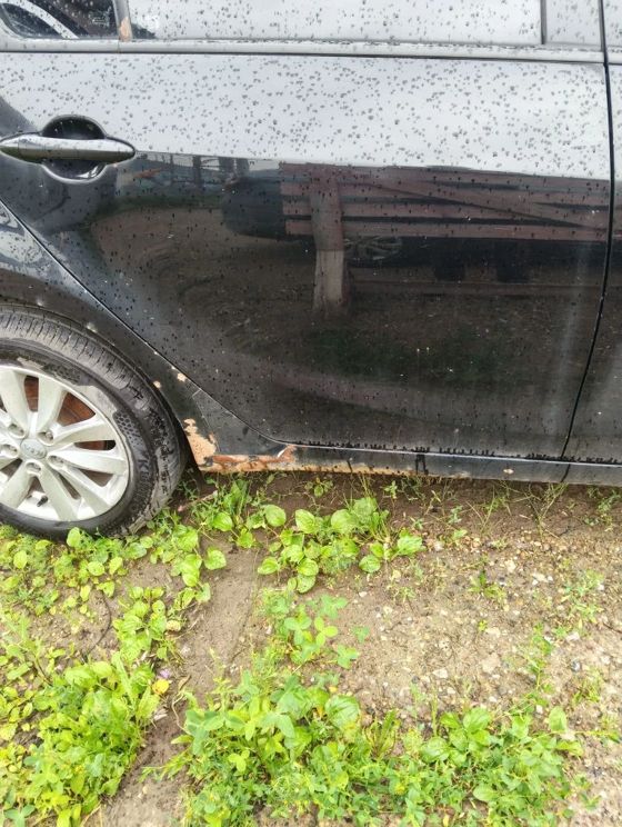 KIA YD (Cerato, Forte), идентификационный номер (VIN) XWEFX411BE0003787, год выпуска 2013, цвет кузова (кабины, прицепа)черный, паспорт транспортного средства 39 НТ 349670 от 28 ноября 2013 года.