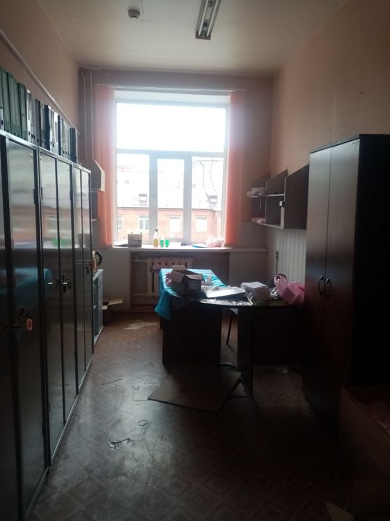 Объект аренды, площадь 14,7 кв. м, номера на поэтажном плане: этаж 4, пом. 19,  адрес (местонахождение) объекта: Брянская область, г. Брянск, пл. Карла Маркса, д. 9 Вход в объект аренды из общей входной группы