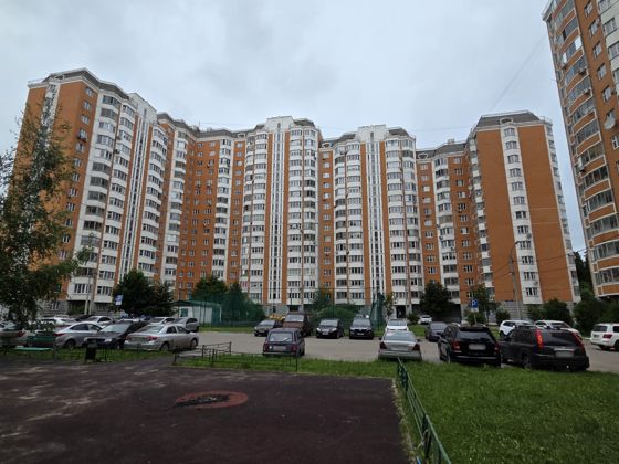 Продажа имущества, находящегося в собственности города Москвы: жилое помещение по адресу: д. Голубое, ул. Родниковая, корп. 5, кв. 206, общей площадью 37,7 кв. м, кадастровый номер: 50:09:0070106:3651