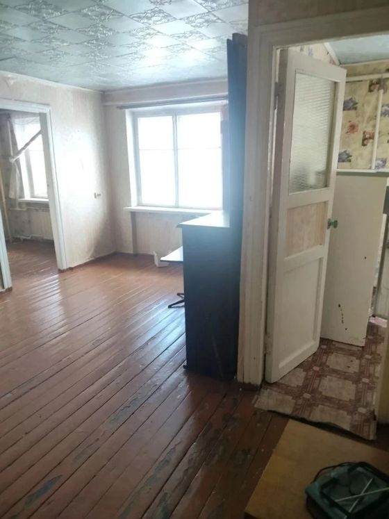 Жилое помещение, квартира, находящаяся в многоквартирном жилом доме, расположенном по адресу: Магаданская область, Ягоднинский район, поселок Дебин, ул Мацкевича, дом 12Б, квартира 32