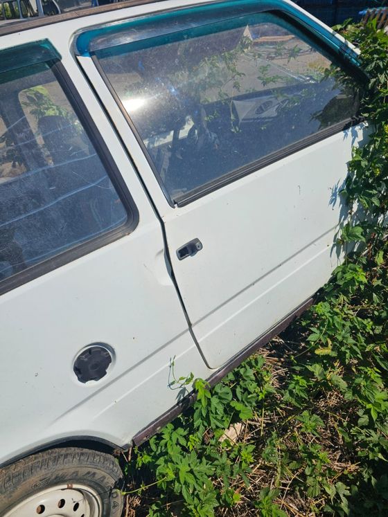 Автомобиль ВАЗ 11113 белого цвета, VIN XTJ11113020072851, без г.н. Документы отсутствуют.