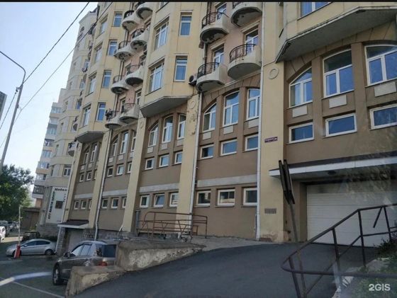 2/13 доли в праве общей долевой собственности на нежилое помещение в здании (лит. А1), эт. цокольный 1, пл. 434,2 кв.м., кад.№ 25:28:000000:24720, адрес: Приморский край, г. Владивосток, ул. Тигровая, д. 20а, соб-к Усольцев В.И. (имеются обременения: Определение Фрунзенского районного суда г. Владивостока от 03.10.2022)