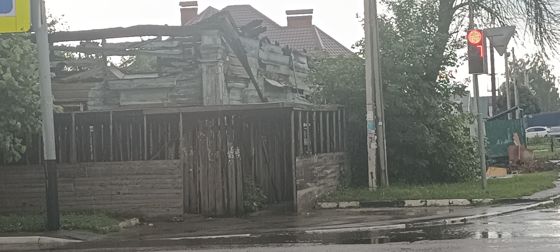 Здание, назначение: нежилое, площадью: 257,6 кв. м, количество этажей: 3,  КН:68:29:0103006:78, адрес: РФ, Тамбовская обл., городской округ город Тамбов, г. Тамбов, ул. Базарная, № 136/76. Обременение: объект культурного наследия регионального значения «Дом жилой». Приватизация объекта осуществляется с одновременным предоставлением покупателю в аренду на срок исполнения условий конкурса земельного участка под объектом, площадью 582,0 кв. м, КН: 68:29:0213022:96. (см. Документы, файл Извещение)
