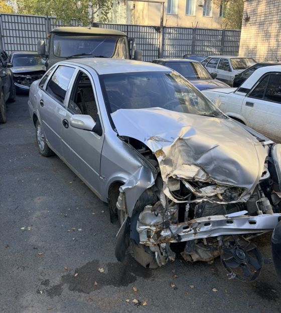 5 автомобилей реализуемых в качестве годных остатков