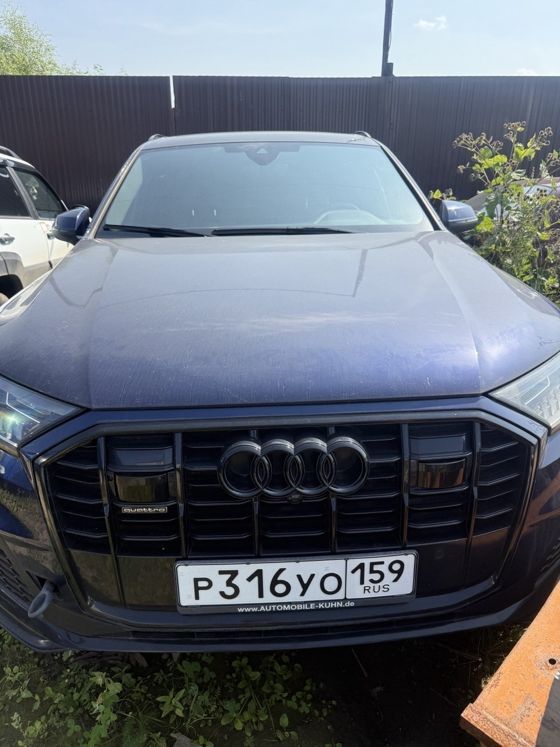 Легковой автомобиль AUDI Q7