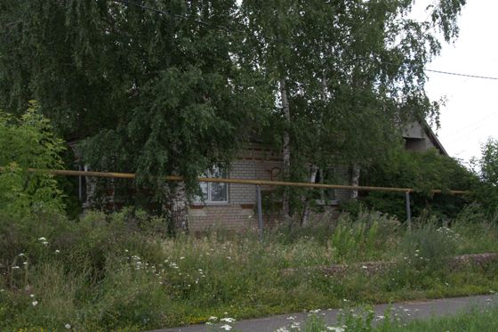 Лот №1: Объект 1: Земельный участок, площадь 878,8 +/- 20.8, кадастровый номер: 48:17:0600206:17; Объект 2: Здание, площадь 180,1 кв. м., количество этажей, в том числе подземных этажей: 1, в том числе подземных 0; кадастровый номер: 48:17:0600140:106, расположенные по адресу: Российская Федерация, Липецкая область, Хлевенский муниципальный округ, село Конь-Колодезь, улица Ленина, дом 139