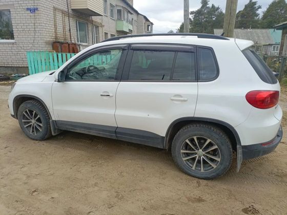 Транспортное средство Volkswagen Tiguan, 2012 года выпуска, цвет - белый, VIN XW8ZZZ5NZDG118945, государственный номер О031АМ29.