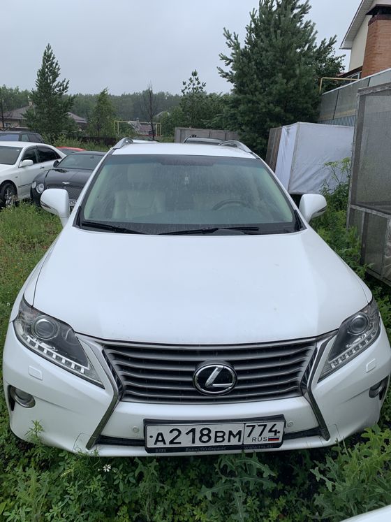 Автомобиль LEXUS RX 270, 2013 года выпкуска, VIN JTJZA11A402022487 (один ключ от автомобиля и оригинал СТС)