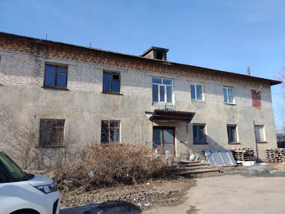 Нежилое здание с земельным участком,  по адресу: Свердловская область, город Асбест, ул.Северная, 2