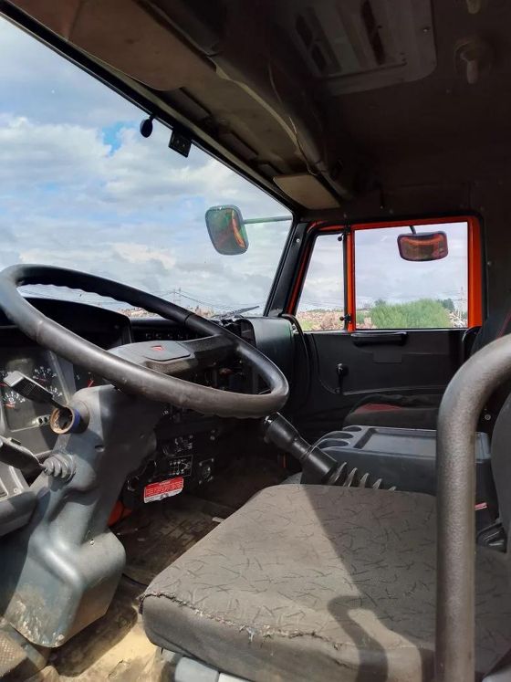 Автомобиль КО-560, 2013 года выпуска, VIN XVL693200D0000515 (Автомобиль с ключами и СТС. Автомобили разукомплектованы, голая рама и кабина. Частично отсутствуют колеса)