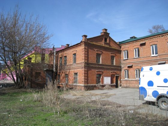 Имущественный комплекс, расположенный на земельном участке с кадастровым номером 64:48:020301:150, общей площадью 2 290,0 кв.м., по адресу: Саратовская область, г. Саратов, ул. Верхняя, 17