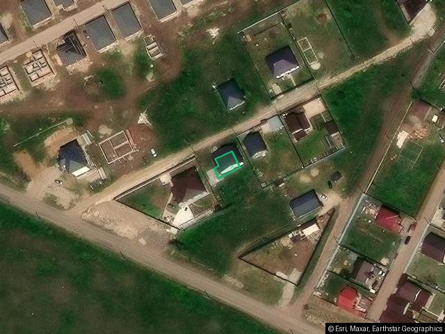 Жилой дом общей площадью 93,4 кв.м., кадастровый номер 64:38:050302:2042, назначение: жилое, расположенный по адресу: Российская Федерация, Саратовская область, Энгельсский муниципальный район Саратовской области, Красноярское муниципальное образование Энгельсского муниципального района Саратовской области, СНТСН Малинки, ул. Парковый проезд, д. № 4. Ограничение прав и обременение: ипотека в силу закона, номера государственной регистрации 64:38:050302:2042-64/085/2025-9 от 12.09.2025.
Земельный