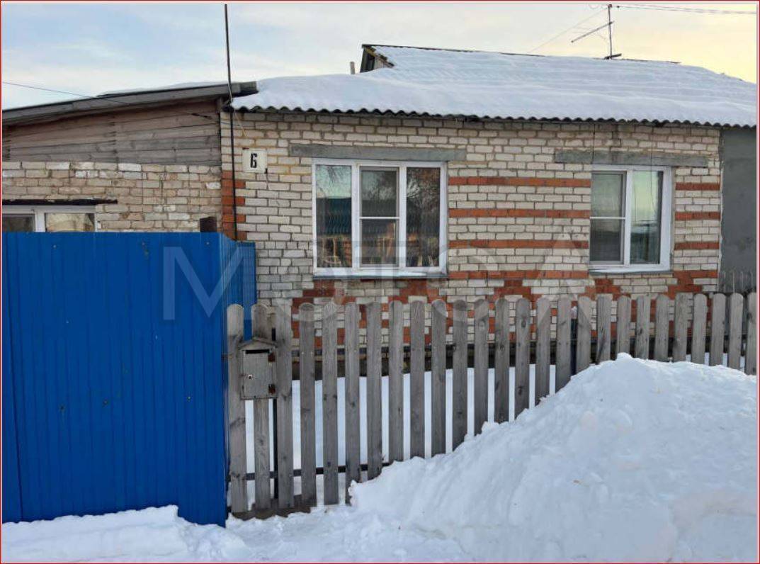 1/4 доля в праве на жилое помещение,
площадь: 74,4кв.м., кадастровый номер:
74:02:0701008:54 и 1/4 доля в праве на
земельный участок , категория земель:
Земли населенных пунктов, разрешенное
использование: Для ведения личного
подсобного хозяйства, площадь:
1 131кв.м., кадастровый номер:
74:02:0701008:7, Адрес
(местоположение): Челябинская область,
р-н Аргаяшский, д Камышевка, ул
Зеленая, д 6, кв 1
Порядок ознакомления с имуществом должника:
С ЛОТОМ №1 можно ознакомиться по месту его нахождения: