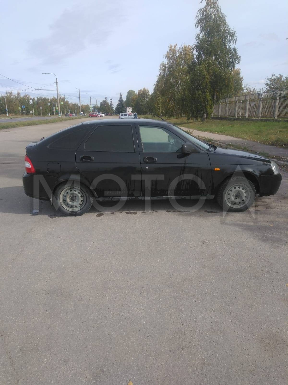 Автомобиль марка – LADA; модель – PRIORA 217230, год изготовления – 2011, VIN: XTA217230B0183529
Обращаю внимание, что у автомобиля имеются следующие неисправности: масло из двигателя подтекает и быстро расходуется, требуется замена поршневых колец и стоек, также необходима сварка порогов и заднего правого корма, наблюдается по кузову следы коррозии. Также необходимо отметить, что автомобиль находился в эксплуатации и является бывшим в употреблении; может иметь иные скрытые недостатки (неисправн