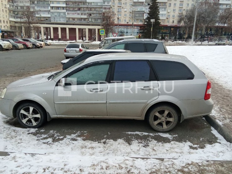 Легковой автомобиль CHEVROLET LACETTI, 2006 года выпуска, идентификационный номер (VIN) KL1NF356J6K356629, находится в залоге у банка.
С имуществом, являющимся предметом торгов, можно ознакомиться по предварительной записи по телефону 89170192601.