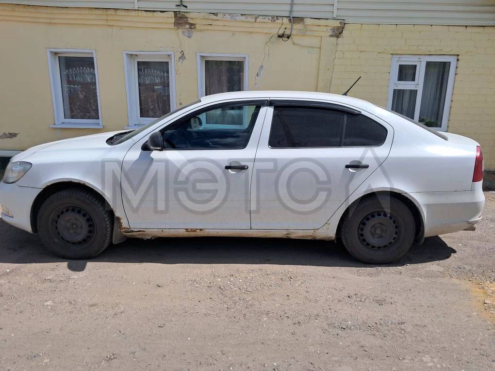ШКОДА OCTAVIA 2010 г.в. XW8DA11Z3BK258087. Пробег 400 тыс. Со слов собственника: есть расход масла 2.5 литра на 1000 км.. Требуется замен АКБ. Неисправен центральный замок. Множественная ржавчина по кузову. Тормозная система требует обслуживания (замена дисков и тормозных колодок). Требуется замена ступичного подшипника, топливного насоса, катушки зажигания. В машине было замыкание, 12 лет была в такси. Более подробное техническое состояние выясняйте самостоятельно в ходе осмотра. Организатор то